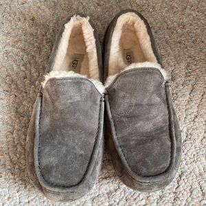 Ugg Men’s Slippers size 13, like new